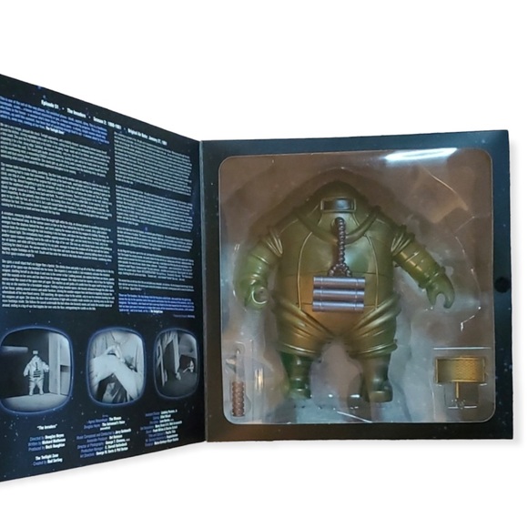 The Twilight Zone Invader Life-Size Figure (New)!! - Picture 3 of 14